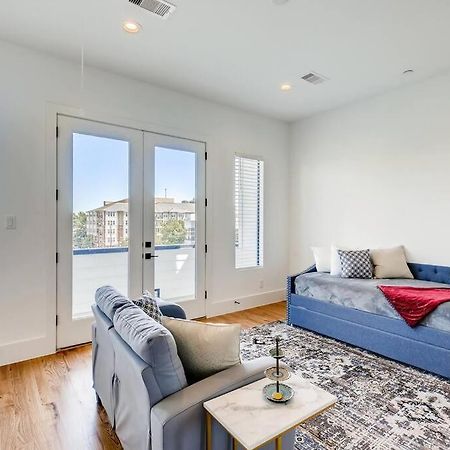 4 Story Home Mins To Downtown Houston With City Views Extérieur photo