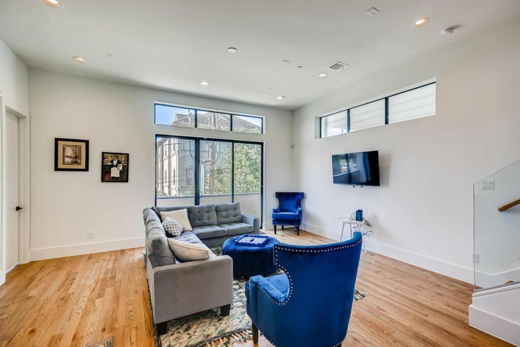 4 Story Home Mins To Downtown Houston With City Views Extérieur photo