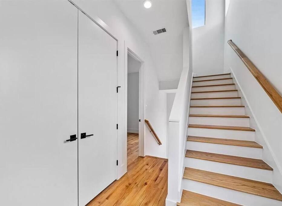 4 Story Home Mins To Downtown Houston With City Views Extérieur photo