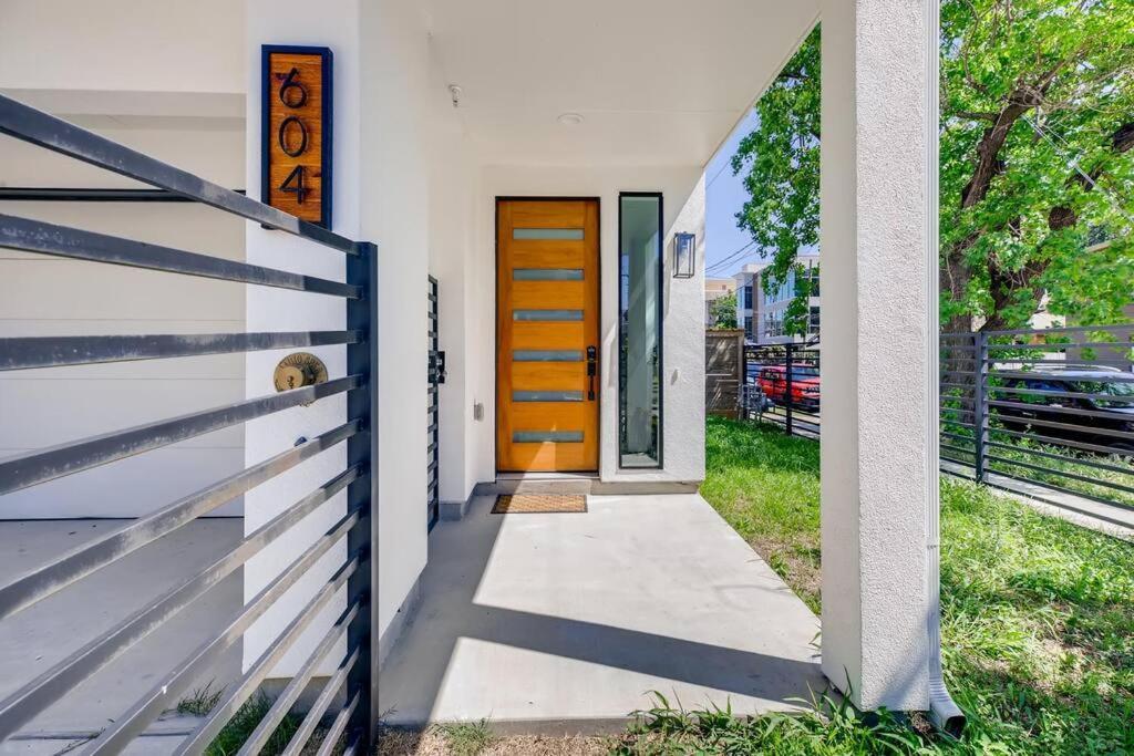 4 Story Home Mins To Downtown Houston With City Views Extérieur photo
