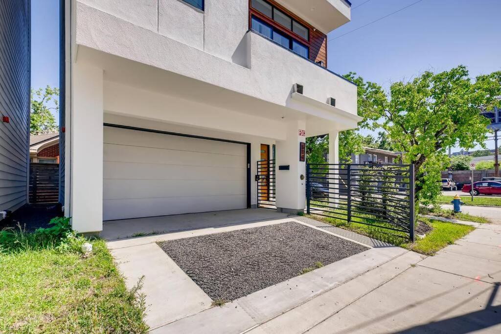 4 Story Home Mins To Downtown Houston With City Views Extérieur photo