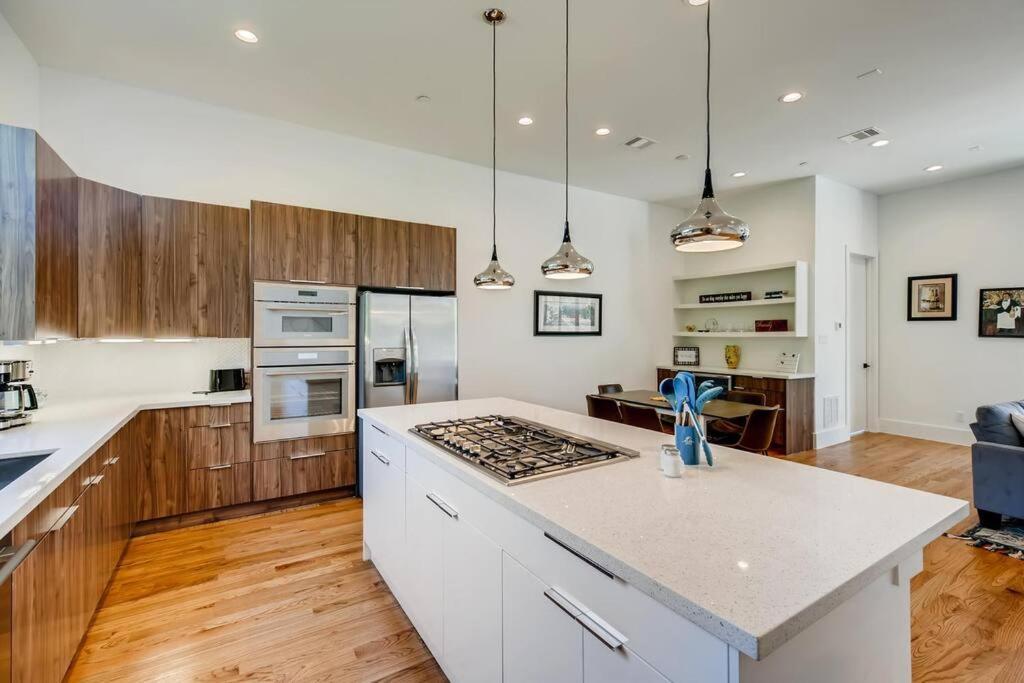 4 Story Home Mins To Downtown Houston With City Views Extérieur photo