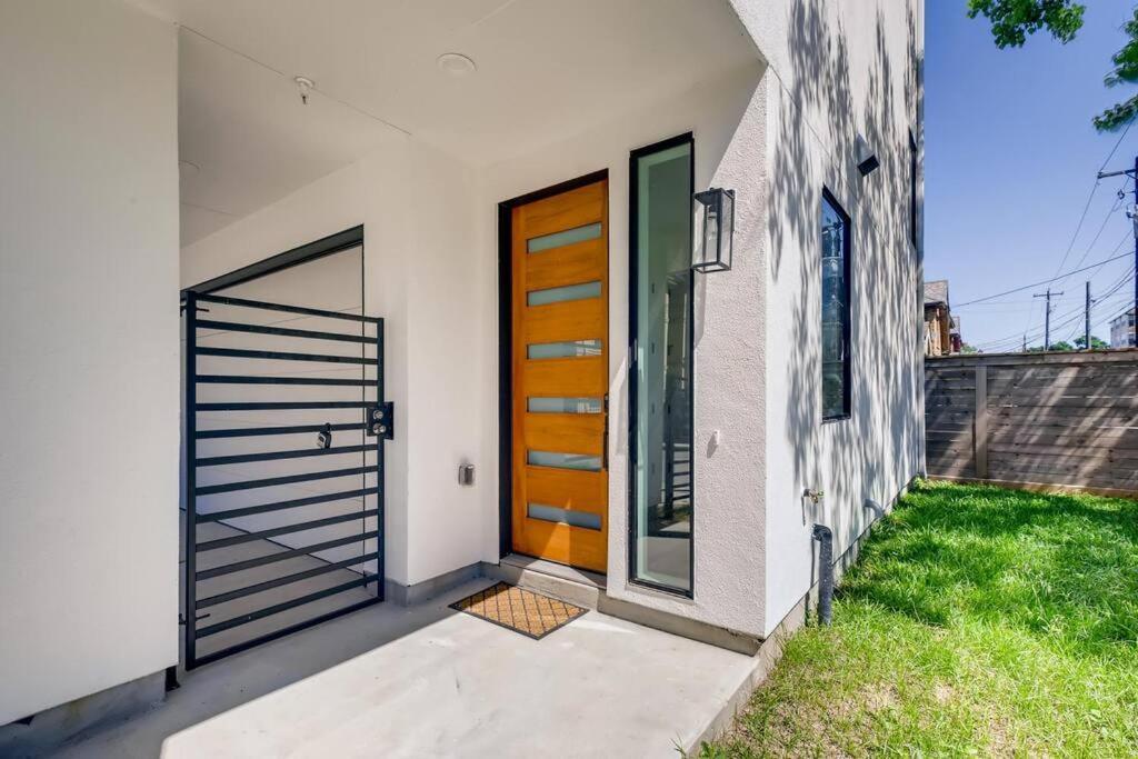 4 Story Home Mins To Downtown Houston With City Views Extérieur photo